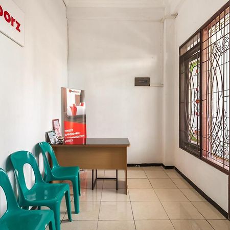 RedDoorz near Widya Mandala University Surabaja Zewnętrze zdjęcie