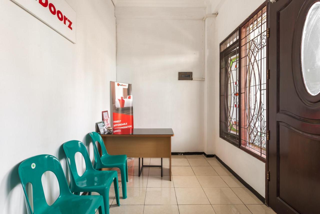 RedDoorz near Widya Mandala University Surabaja Zewnętrze zdjęcie