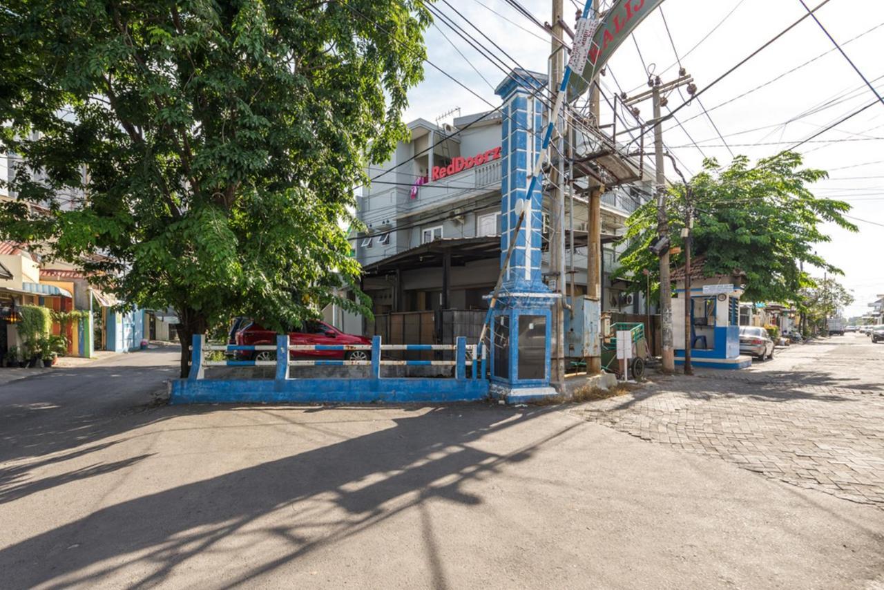 RedDoorz near Widya Mandala University Surabaja Zewnętrze zdjęcie