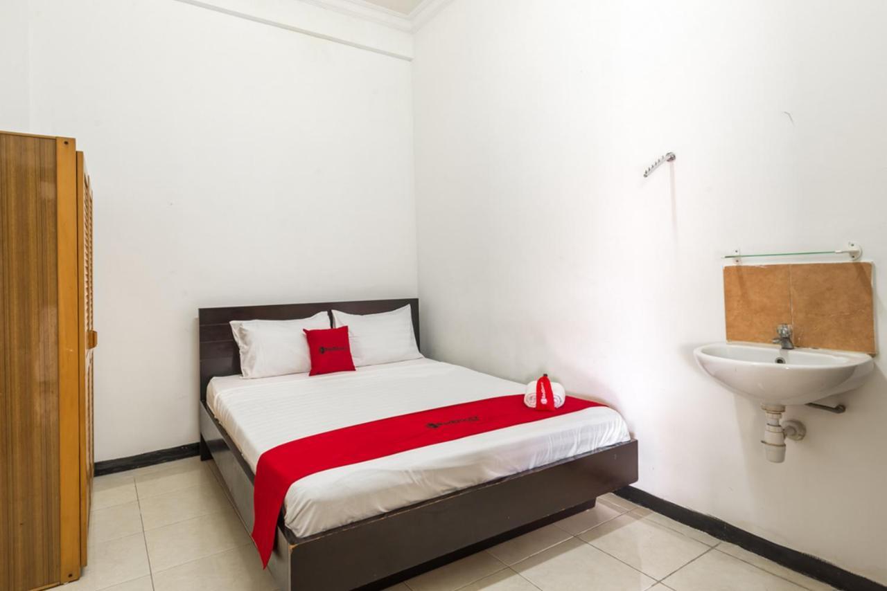RedDoorz near Widya Mandala University Surabaja Zewnętrze zdjęcie